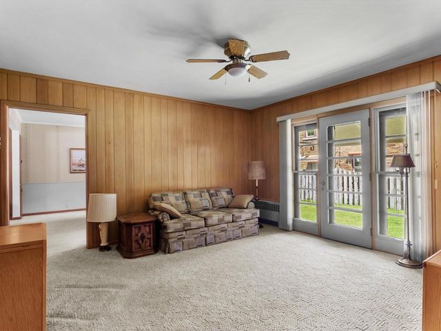 1127 Lincoln BOULEVARD, Manitowoc, WI 54220
