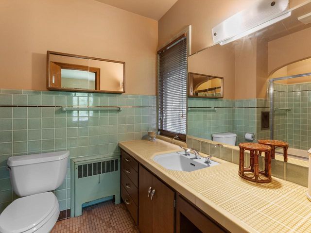 1127 Lincoln BOULEVARD, Manitowoc, WI 54220
