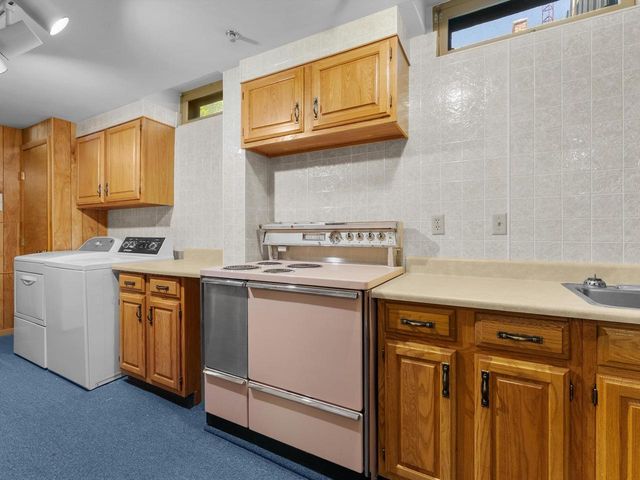 1127 Lincoln BOULEVARD, Manitowoc, WI 54220