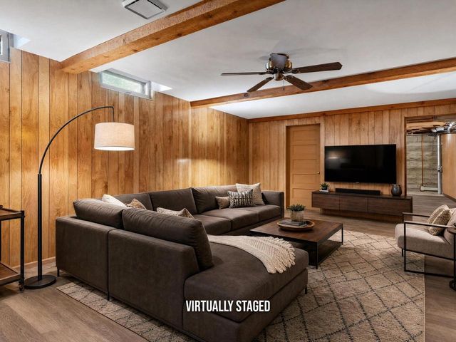 1127 Lincoln BOULEVARD, Manitowoc, WI 54220