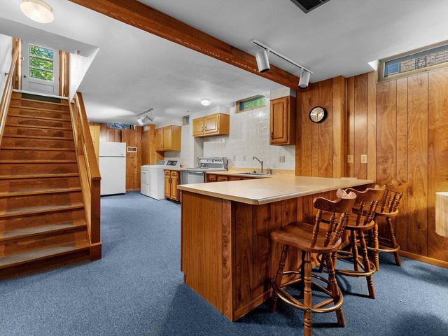 1127 Lincoln BOULEVARD, Manitowoc, WI 54220