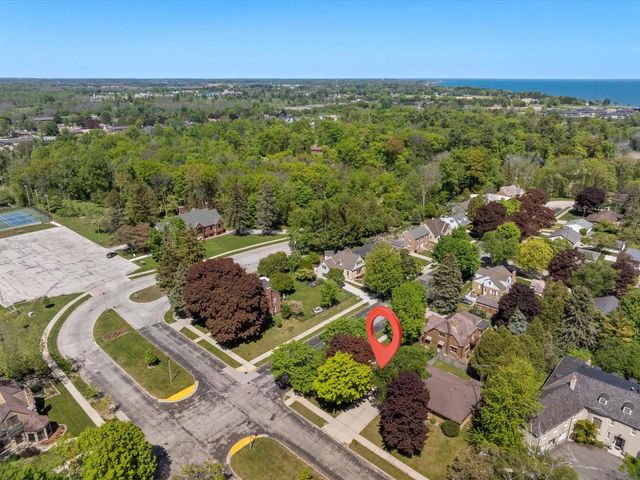 1127 Lincoln BOULEVARD, Manitowoc, WI 54220