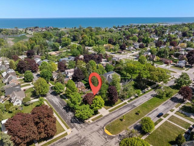1127 Lincoln BOULEVARD, Manitowoc, WI 54220