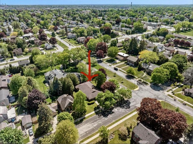 1127 Lincoln BOULEVARD, Manitowoc, WI 54220