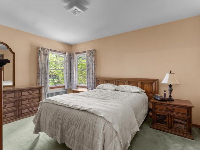 1127 Lincoln BOULEVARD, Manitowoc, WI 54220