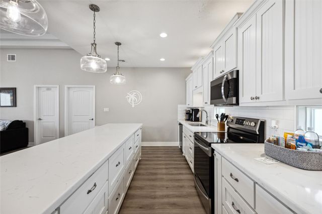 115 Ocean Shores Drive, Port Bolivar, TX 77650