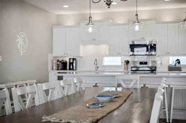 115 Ocean Shores Drive, Port Bolivar, TX 77650