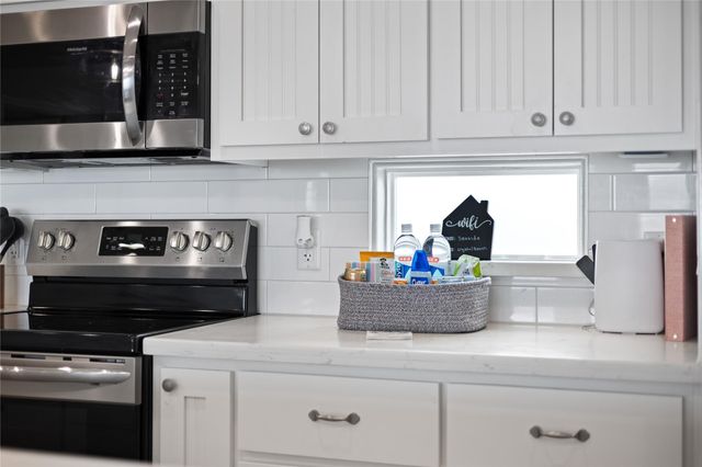 115 Ocean Shores Drive, Port Bolivar, TX 77650