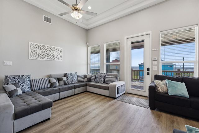 115 Ocean Shores Drive, Port Bolivar, TX 77650