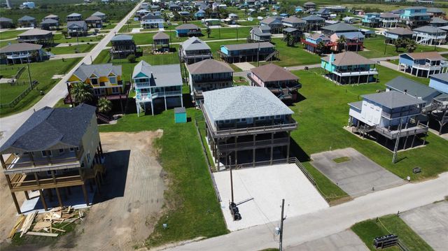 115 Ocean Shores Drive, Port Bolivar, TX 77650