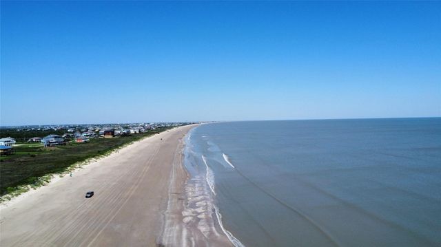 115 Ocean Shores Drive, Port Bolivar, TX 77650