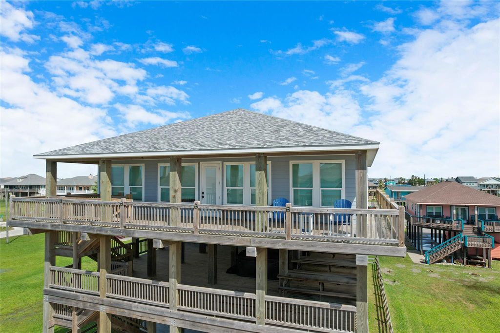 115 Ocean Shores Drive, Port Bolivar, TX 77650