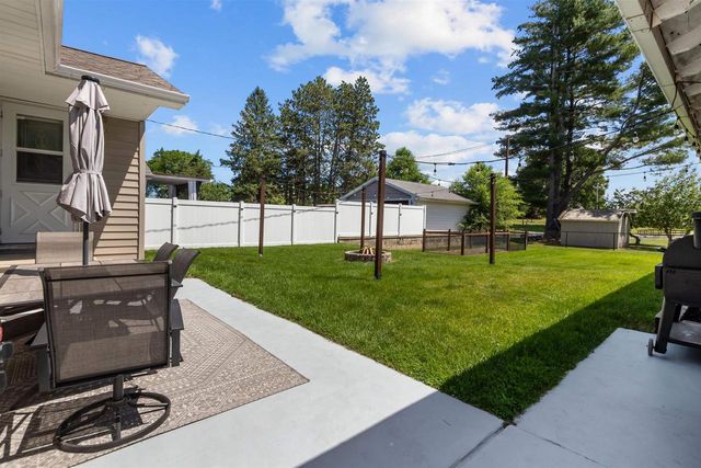 510 N FULTON STREET, Princeton, WI 54968