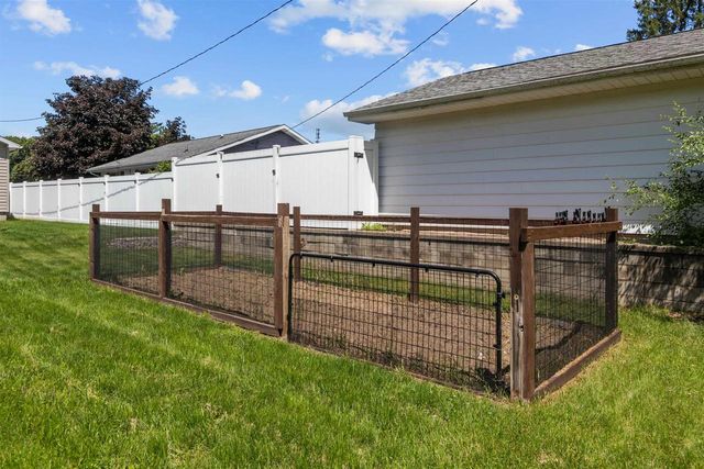 510 N FULTON STREET, Princeton, WI 54968