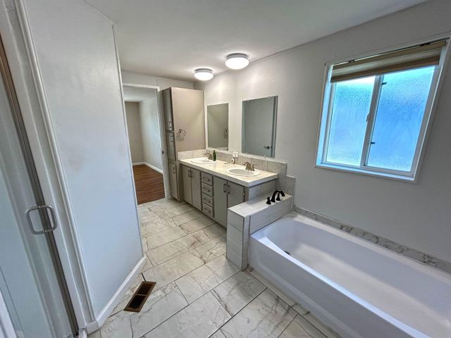 10510 W Richland Rd, Cheney, WA 99004