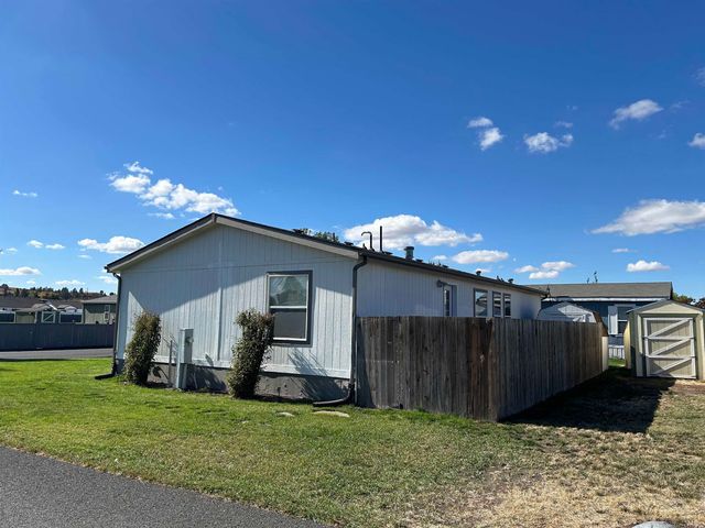 10510 W Richland Rd, Cheney, WA 99004