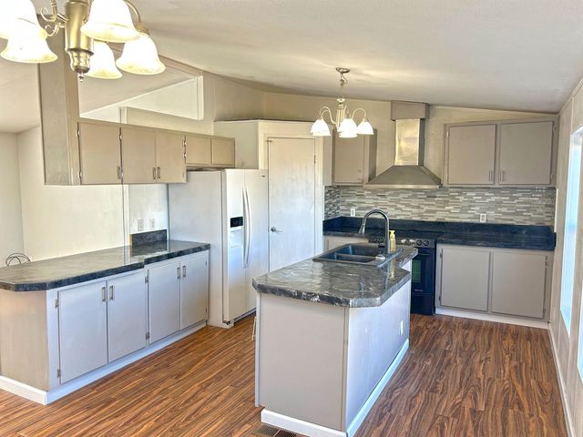 10510 W Richland Rd, Cheney, WA 99004