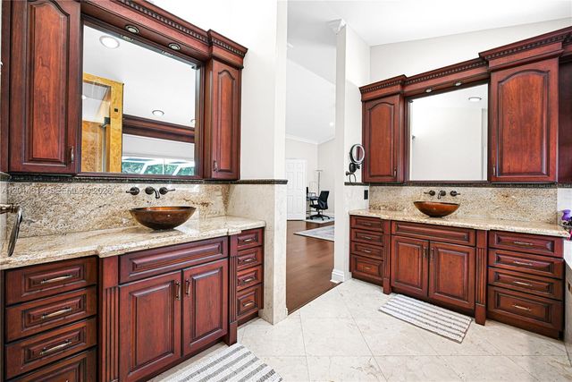 9866 SW 111th Ter 9866, Miami, FL 33176