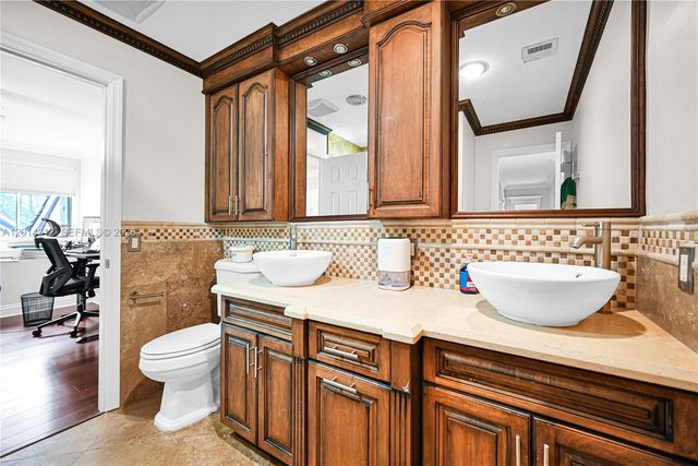 9866 SW 111th Ter 9866, Miami, FL 33176