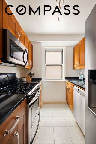 123 E 75th St Apt 11B, New York City, NY 10021