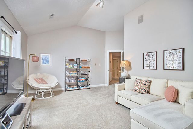 1216 E Pointe Drive, Durham, NC 27712