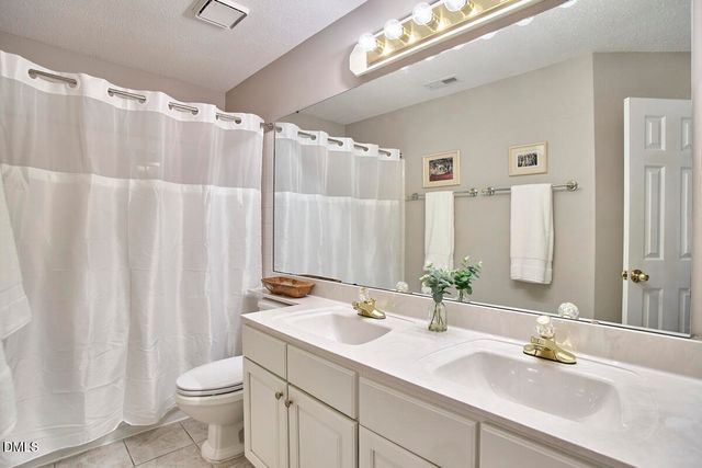 1216 E Pointe Drive, Durham, NC 27712