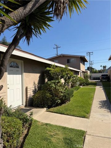 1383 Baker, Costa Mesa, CA 92626