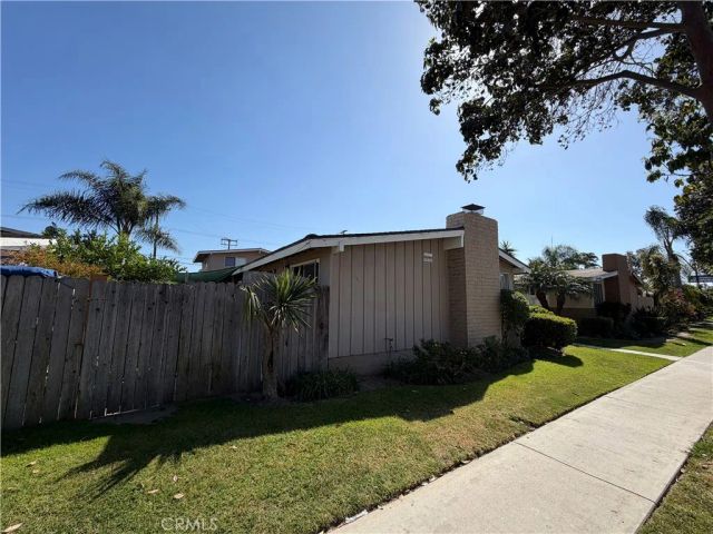 1383 Baker, Costa Mesa, CA 92626