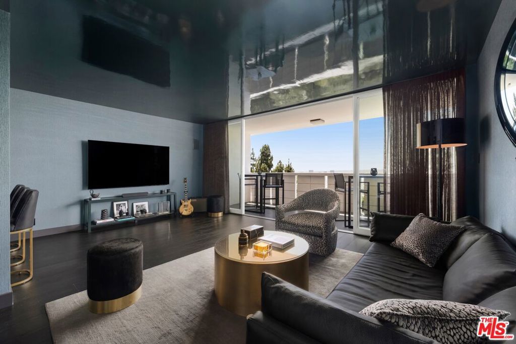 Image 1 of property listing at 8787 Shoreham Drive 309, West Hollywood, CA 90069