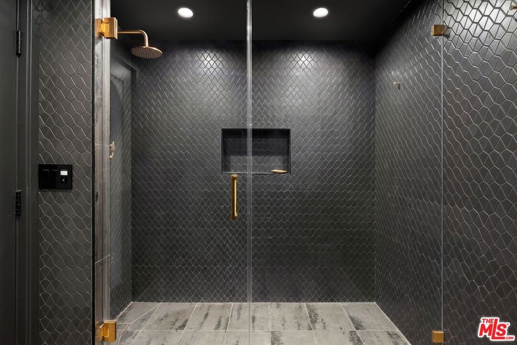 Image 10 of property listing at 8787 Shoreham Drive 309, West Hollywood, CA 90069