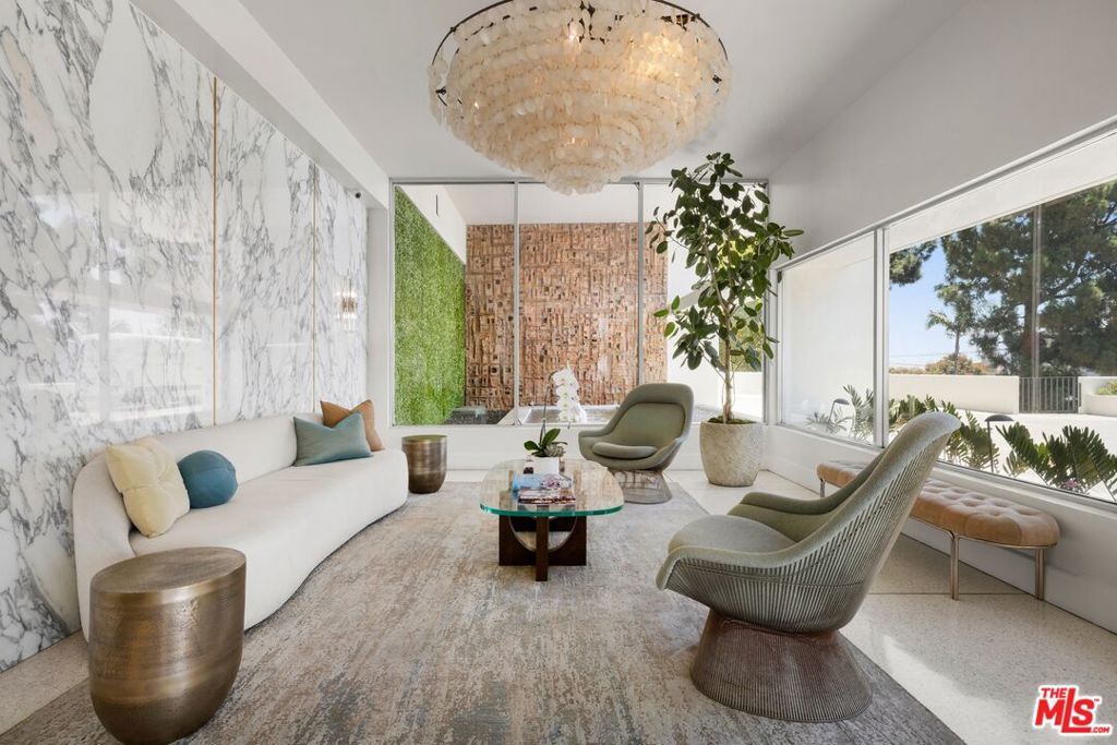 Image 14 of property listing at 8787 Shoreham Drive 309, West Hollywood, CA 90069