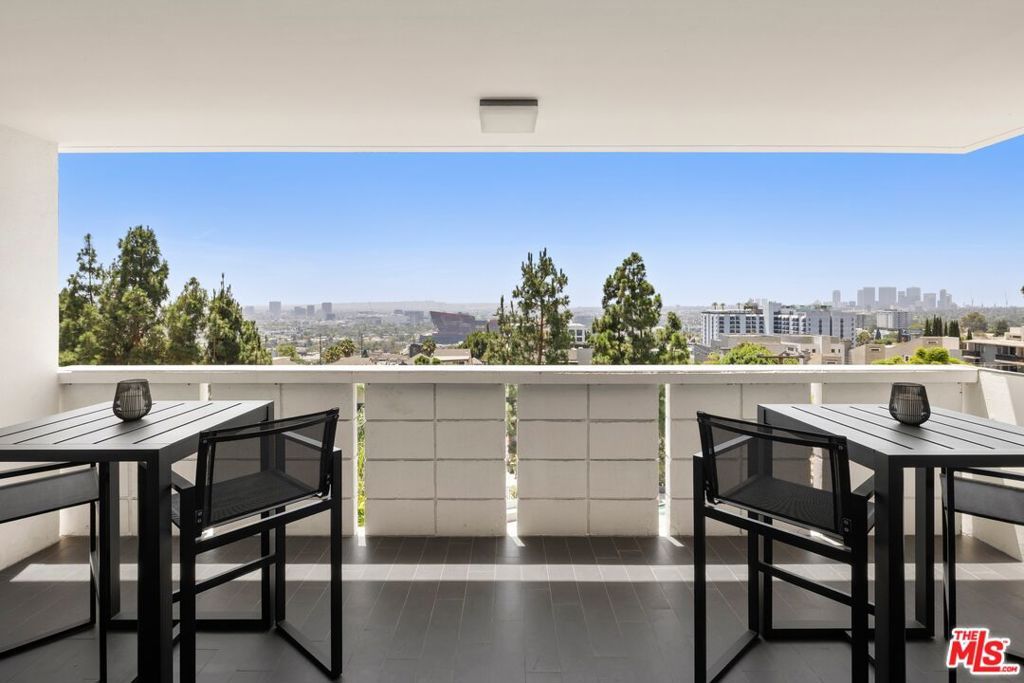 Image 2 of property listing at 8787 Shoreham Drive 309, West Hollywood, CA 90069