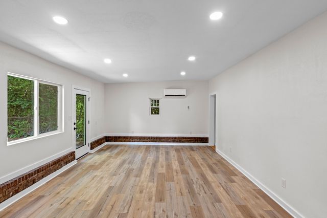 5325 Meadowbrook Lane, Chattanooga, TN 37411