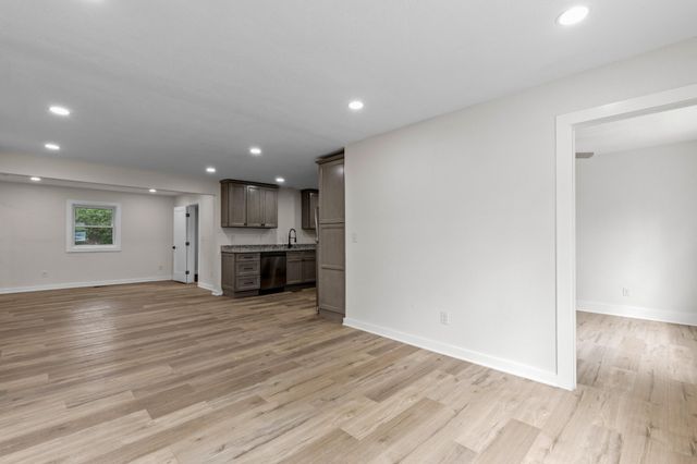 5325 Meadowbrook Lane, Chattanooga, TN 37411