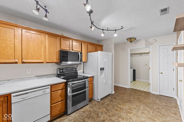 6612 Cobham Lane, Indianapolis, IN 46237