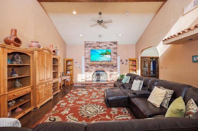 12309 SUGDEN Road, Clint, TX 79836