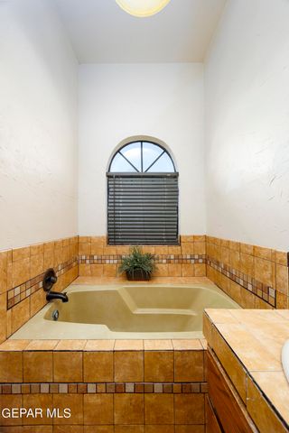 12309 SUGDEN Road, Clint, TX 79836