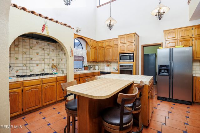 12309 SUGDEN Road, Clint, TX 79836