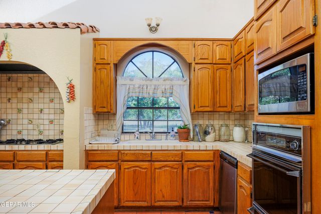 12309 SUGDEN Road, Clint, TX 79836