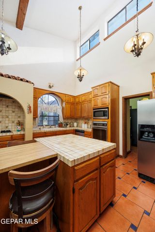 12309 SUGDEN Road, Clint, TX 79836