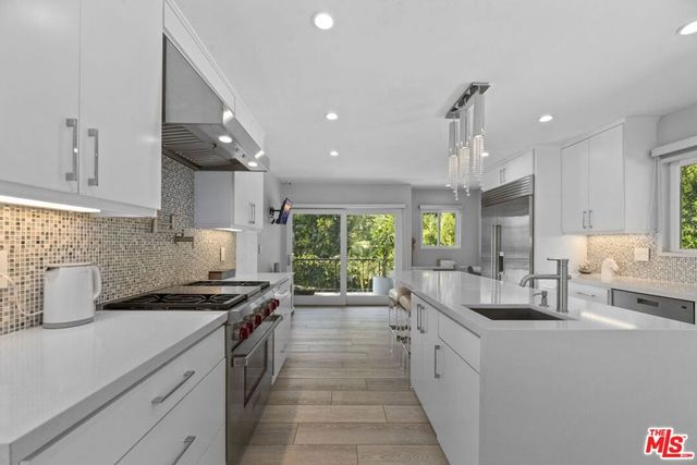 641 Walther Way, Los Angeles, CA 90049