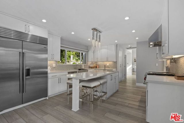 641 Walther Way, Los Angeles, CA 90049