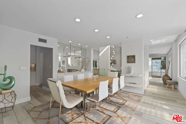 641 Walther Way, Los Angeles, CA 90049