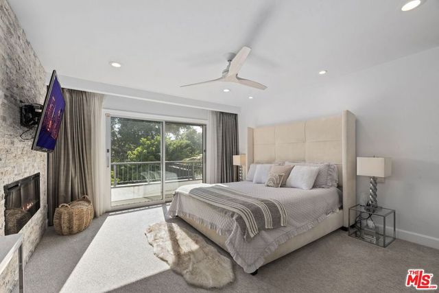 641 Walther Way, Los Angeles, CA 90049