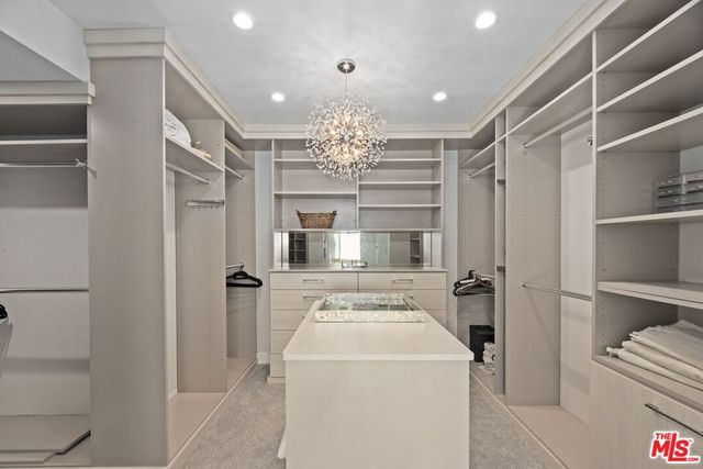 641 Walther Way, Los Angeles, CA 90049