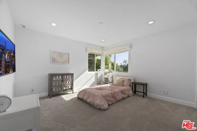641 Walther Way, Los Angeles, CA 90049