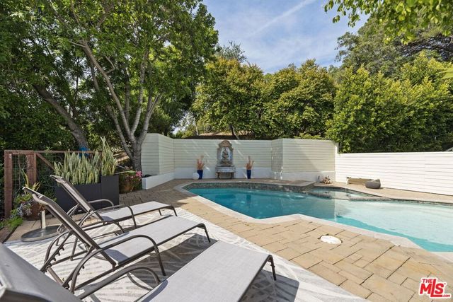 641 Walther Way, Los Angeles, CA 90049