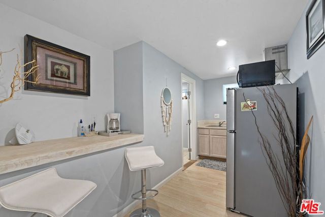 641 Walther Way, Los Angeles, CA 90049