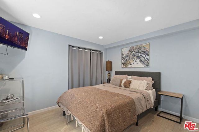 641 Walther Way, Los Angeles, CA 90049