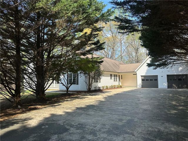 225 Rock Springs Road, Lula, GA 30554